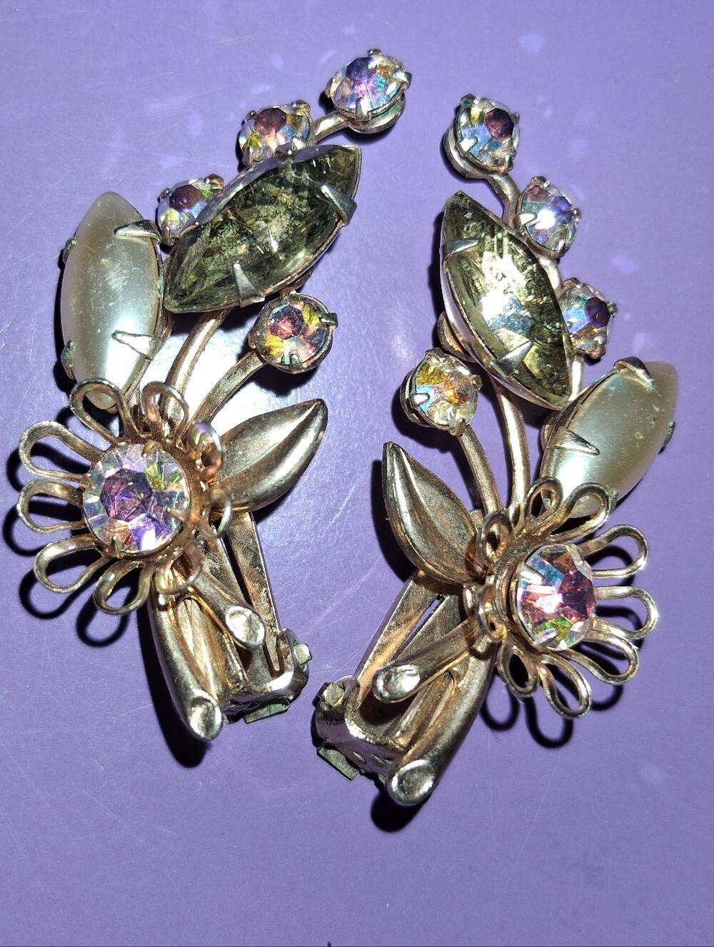 Vintage Goldtone Aora Borealis Rhinestone Clip On Earrings